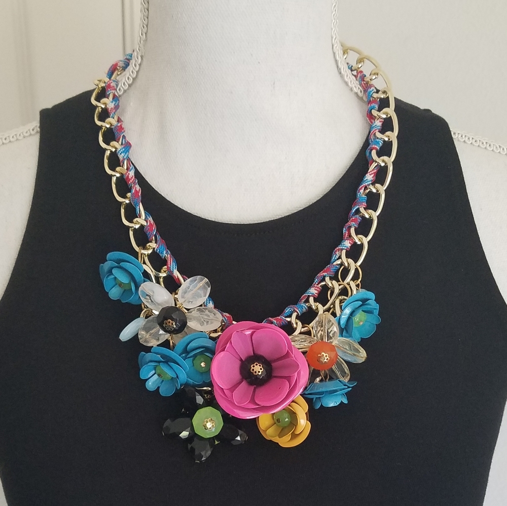 Flowers necklace